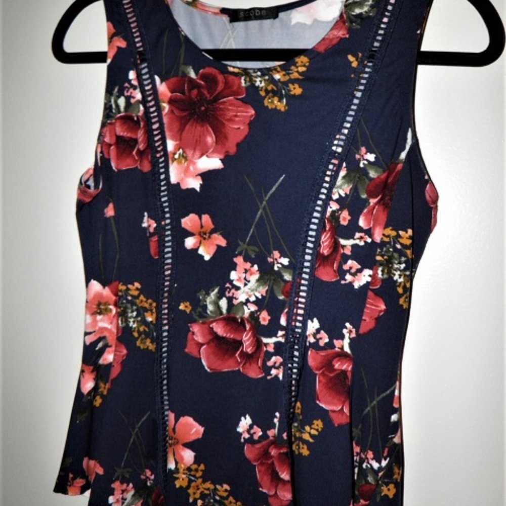 BLACK & FLORAL SLEEVELESS TOP